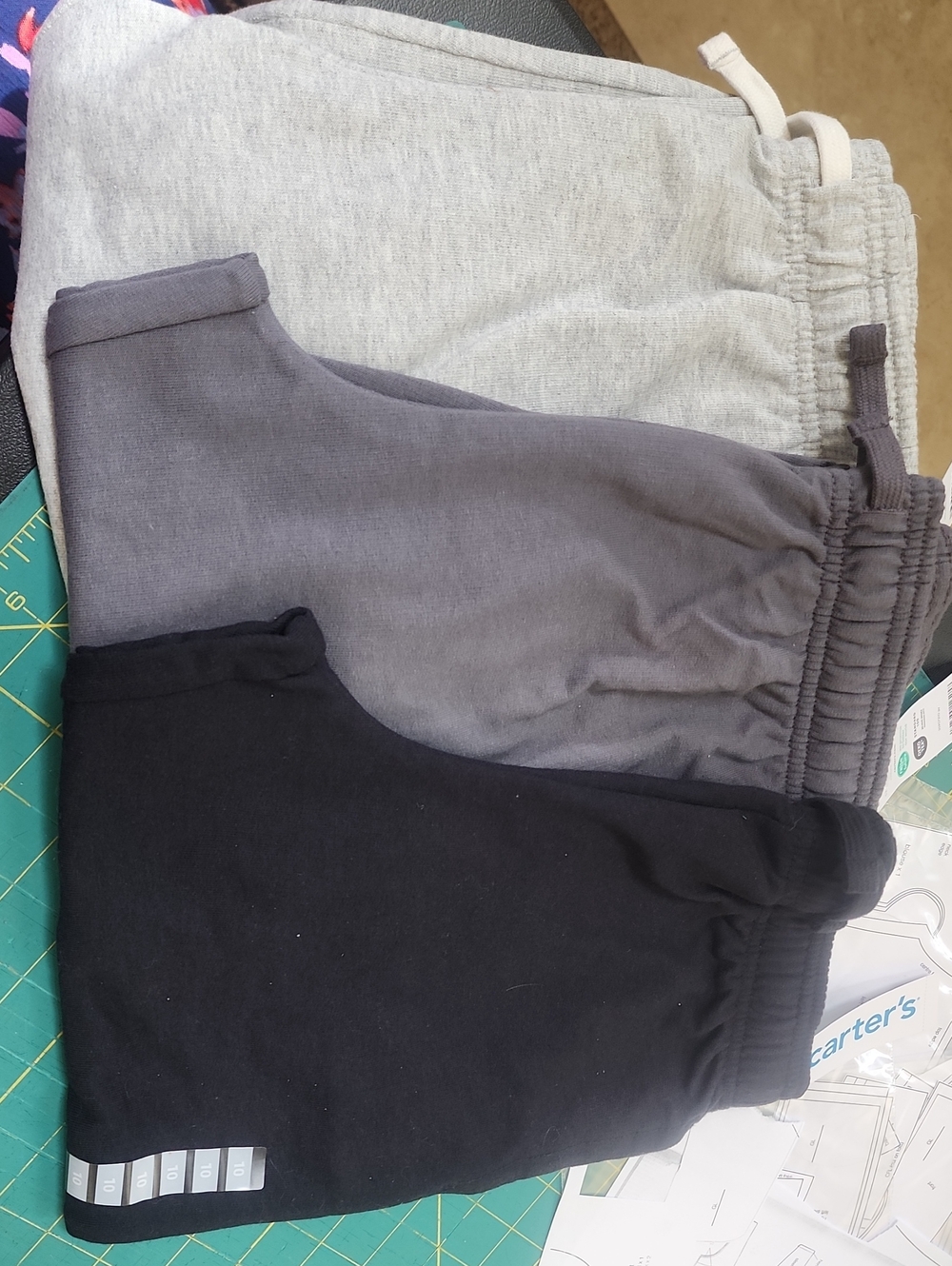 Nwt Sz 10 Carter's Kids Cotton-rich Jogger 3-Pack in Black, Gray, Light Gray